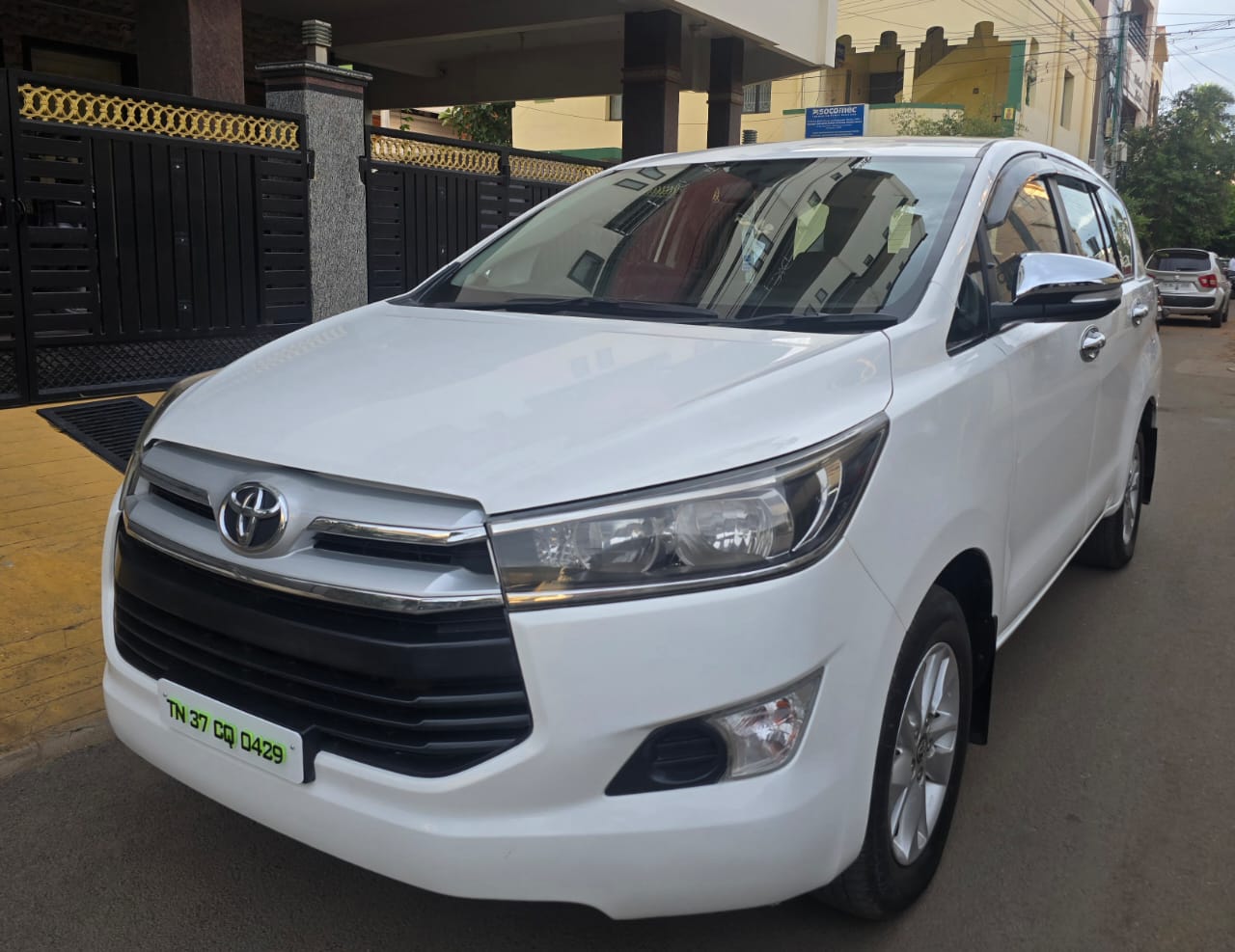 Toyota Innova Crysta - Image 4